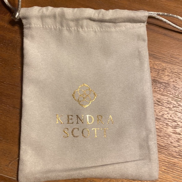 Kendra Scott Rose Gold Davie Pendant - Picture 4 of 4
